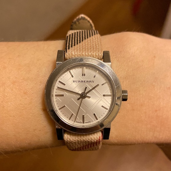 Burberry Nova Check BU9212 - Picture 1 of 8